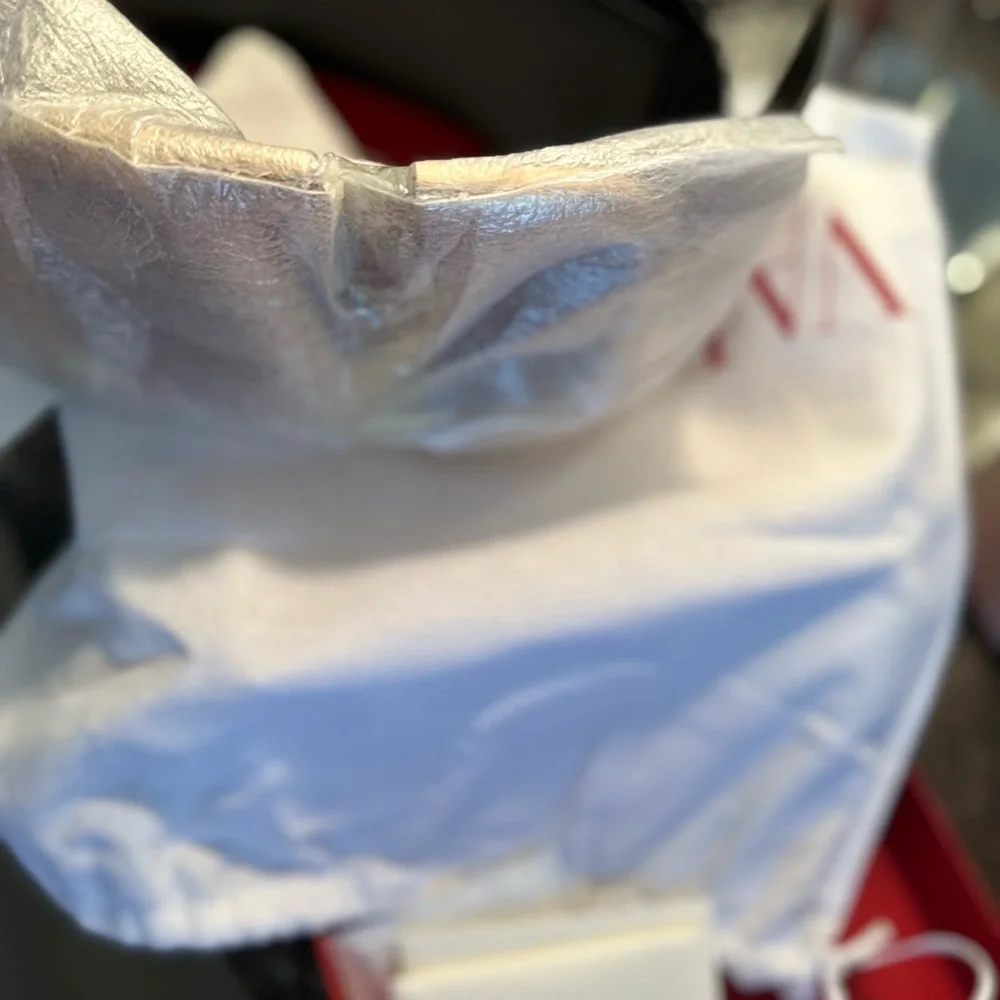 Valentino Reversible Logo Slide Buckle leather Belt - Picture 8 of 12